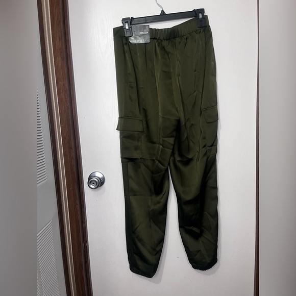 NINE WEST Olive Green Women's Satin Cargo joggers - Picture 3 of 12